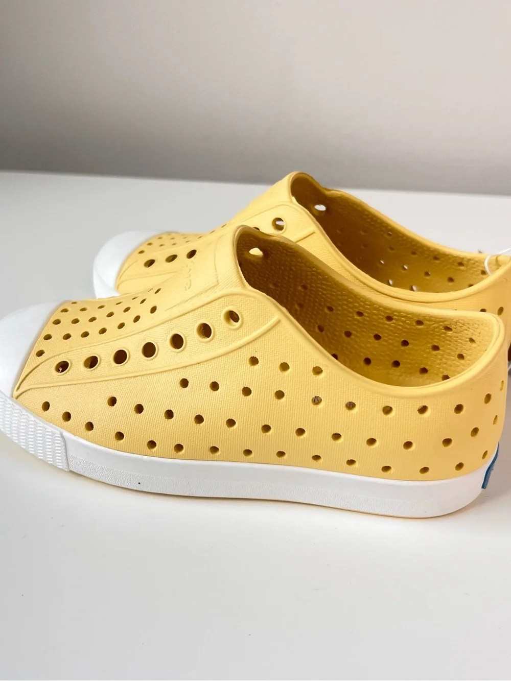 NWT Native Shoes Jefferson Kids C11 Bananas Yellow